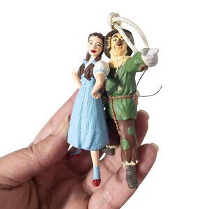 Wizard of Oz Hallmark Keepsake Ornament Dorothy and Scarecrow 2002